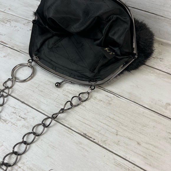 Purse Y2K vintage Black faux fur clutch bag with chain - Picture 6 of 11